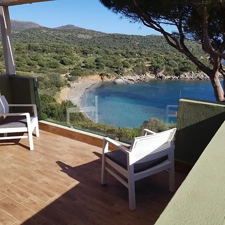 Apartment Vacanze Baia Luna 7 *